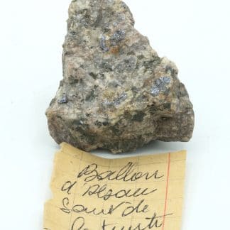 Molybdénite dans granite, Saut de la Truite, Ballon d'Alsace, Lepuix (90).