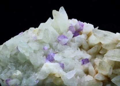 Fluorine violette sur Calcite, Propiac, Drôme.