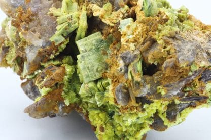 Autunite, Kerler, Lignol, Morbihan, Bretagne.