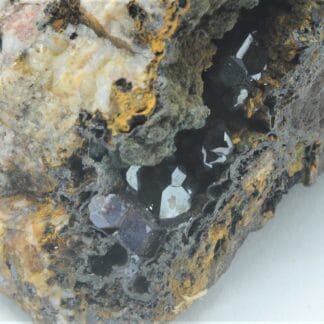 Cuprite sur goethite, Le Moulinal, Paulinet, Tarn.