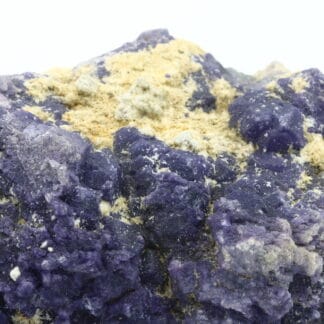 Fluorite violette, mine de Rancennes, Fromelennes, Ardennes.
