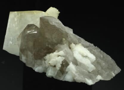 Quartz fumé et adulaire, massif du Mont-Blanc, Chamonix, Haute-Savoie.