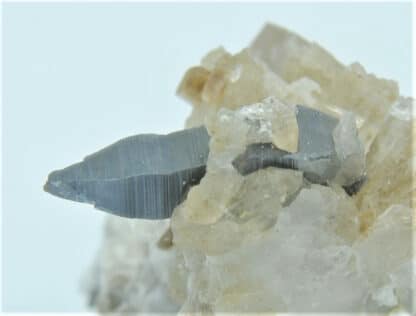 Anatase avec dravite (tourmaline) du massif de la Lauzière en Savoie