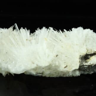 Natrolite, Puy de Marmant, Veyre-Monton, Puy-de-Dôme, Auvergne.