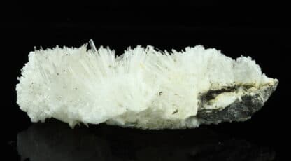 Natrolite, Puy de Marmant, Veyre-Monton, Puy-de-Dôme, Auvergne.