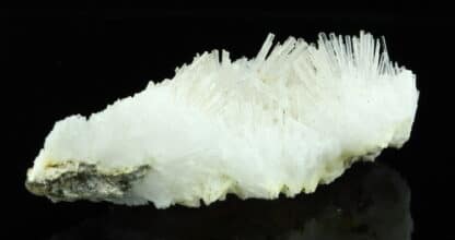 Natrolite, Puy de Marmant, Veyre-Monton, Puy-de-Dôme, Auvergne.