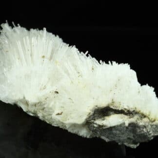 Natrolite, Puy de Marmant, Veyre-Monton, Puy-de-Dôme, Auvergne.