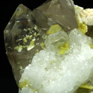 Cleavelandite, mica, quartz, Saint-Chély-d'Apcher, Lozère.