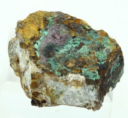 Cuprite, carrière de Laguépie, Tarn-et-Garonne.