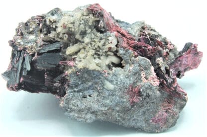 Erythrite (Erythrine) et Quartz, Mine de Bou Azzer, Ouarzazate, Maroc.