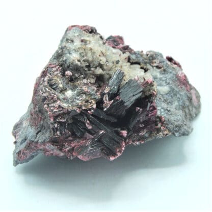 Erythrite (Erythrine) et Quartz, Mine de Bou Azzer, Ouarzazate, Maroc.