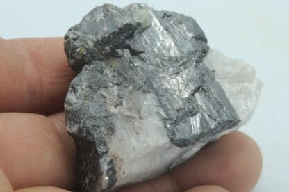 Huebnerite, Scheelite et Powellite, Mine Carrock, Royaume-Uni.