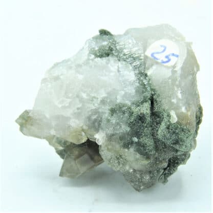 Sphène (Titanite) et Adulaire sur Quartz chloriteux, Massif de la Lauzière, Savoie.