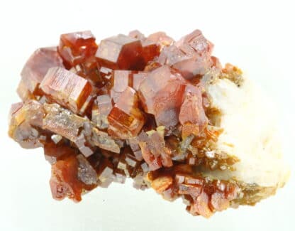 Vanadinite, Mibladen, province de Midelt , Maroc.