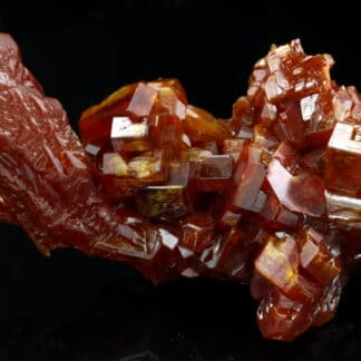Vanadinite (cristal creux), Mibladen, province de Midelt , Maroc.