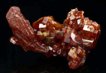 Vanadinite (cristal creux), Mibladen, province de Midelt , Maroc.