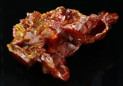 Vanadinite (cristal creux), Mibladen, province de Midelt , Maroc.