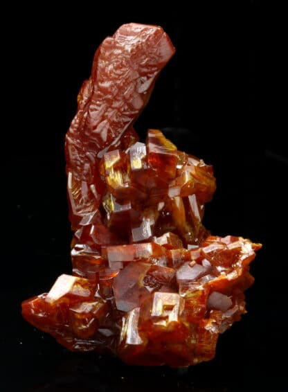 Vanadinite (cristal creux), Mibladen, province de Midelt , Maroc.