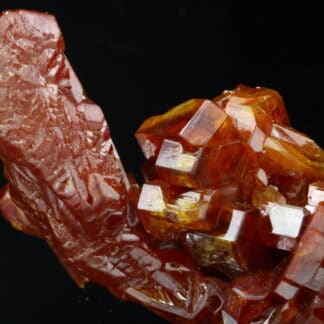 Vanadinite (cristal creux), Mibladen, province de Midelt , Maroc.