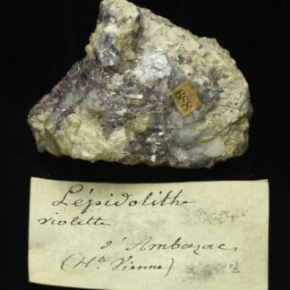 Lépidolite violette d'Ambazac dans la Haute-Vienne.