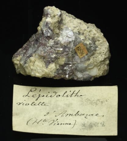 Lépidolite violette d'Ambazac dans la Haute-Vienne.