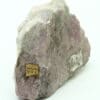 Rhodonite massive, Arreau, Hautes-Pyrénées, en région Occitanie.