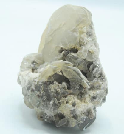 Calcite, Carrière de Lompret, près de Chimay, Belgique.