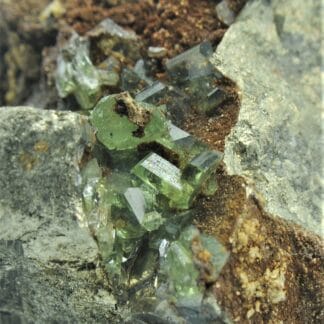 Ludlamite et Pyrite, mine de Salsigne, Mas Cabardès, Aude.