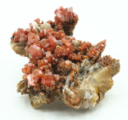 Vanadinite sur baryte, district de Mibladen, Maroc.