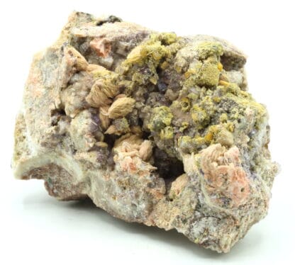 Mimétite, wulfénite, barytine, fluorite, Lantignié, Rhône.