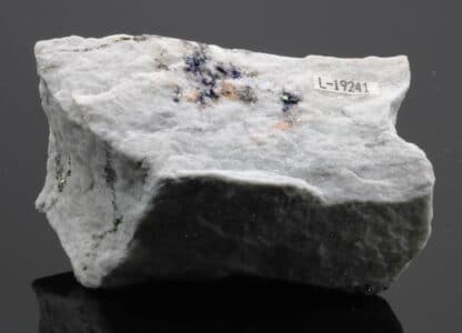 Hatchite, wallisite et réalgar, carrière de Lengenbach, Valais, Suisse.