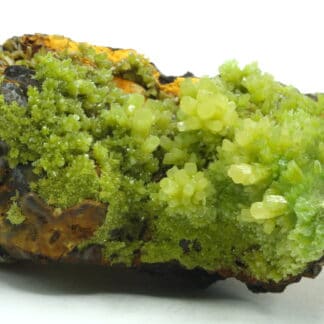 Cristaux de Pyromorphite provenant de Guilin, Guangxi, Chine.