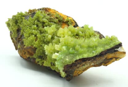 Cristaux de Pyromorphite provenant de Guilin, Guangxi, Chine.