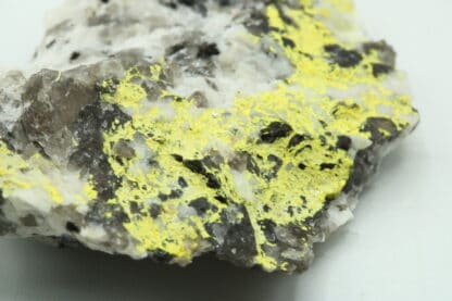 Phurcalite, Merrivale Quarry, Whitchurch, Devon, Royaume-Uni.