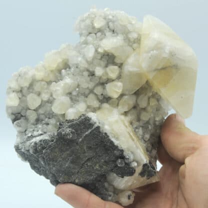 Calcite de la mine de Trèves, Gard, France.