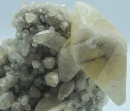 Calcite de la mine de Trèves, Gard, France.