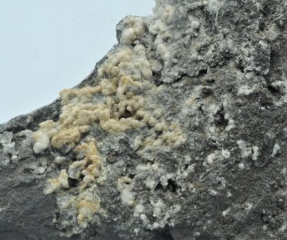 Opale hyalite, Puy de Gravenoire, Royat, Puy-de-Dôme, Auvergne.