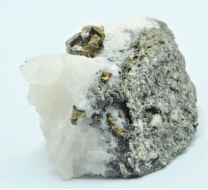 Chalcopyrite cristallisée, Carrière de Cuzac, Lot.