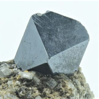Cristal de Magnétite, Binntal, Valais, Suisse.