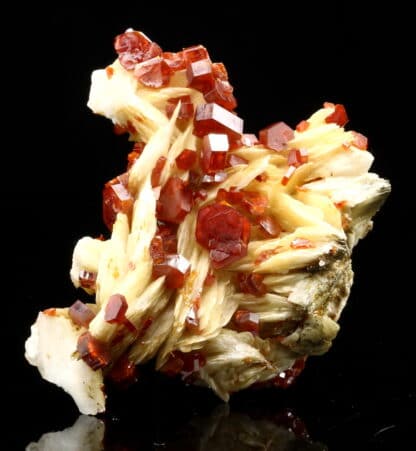 Vanadinite sur baryte, Mibladen, province de Midelt, Maroc.