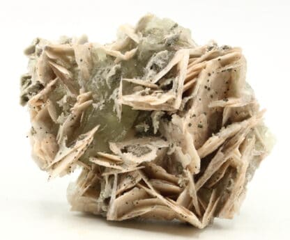 Baryte et pyrite sur fluorite, mine de Chaillac, Indre.