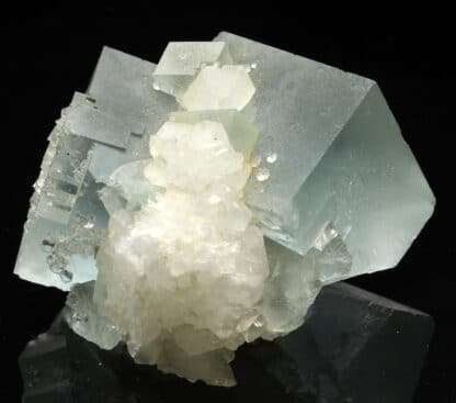 Fluorine bleue et quartz de Montroc ou Mont-Roc dans le Tarn.