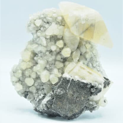 Calcite de la mine de Trèves, Gard, France.