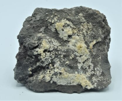 Opale hyalite fiorite, Puy de Gravenoire, Royat, Puy-de-Dôme, Auvergne.