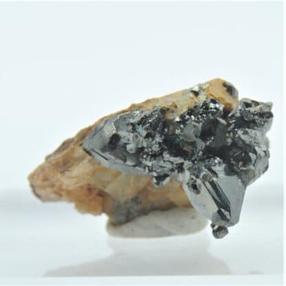 Tétraédrite, Dolomite et Malachite, Mine de Saint-Pierre-de-Mésage, Isère.