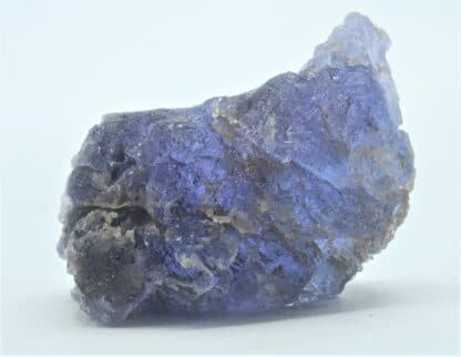 Fluorite (Fluorine) bleue à violette, carrière du Boltry, Seilles, Belgique.