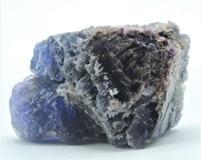 Fluorite (Fluorine) bleue à violette, carrière du Boltry, Seilles, Belgique.