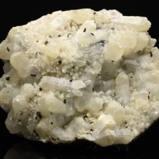 Calcite et chalcopyrite, carrière du Rivet, Peyrebrune, Tarn.