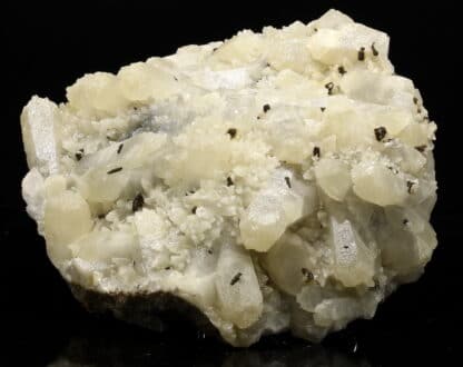 Calcite et chalcopyrite, carrière du Rivet, Peyrebrune, Tarn.