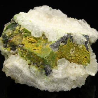 Pyromorphite et fluorite sur galène, L’Argentolle, Saône-et-Loire.